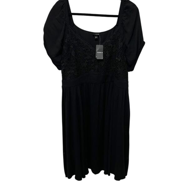 TORRID Dress Womens Size 2X Mini Rayon Slub Balloon Sleeve Lace Inset Deep Black - Picture 2 of 12